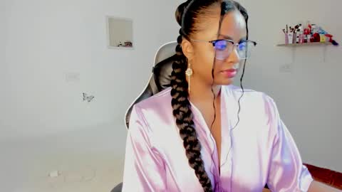 Snapshot of valeriebl chatting on 09/11/25, 10:54 Valerie Blake online show from 09/11/25, 10:54