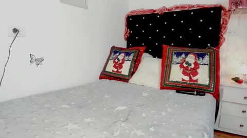 Snapshot of valeriebl chatting on 12/01/25, 11:43 Valerie Blake online show from 12/01/25, 11:43