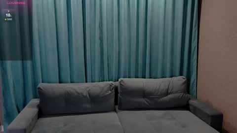 Snapshot of valeriejackson_ chatting on 12/15/25, 02:10 Morry online show from 12/15/25, 02:10