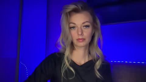 Valerie  online show from 05/15/26, 04:36