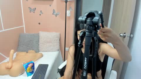 Juli C online show from 12/19/24, 10:42