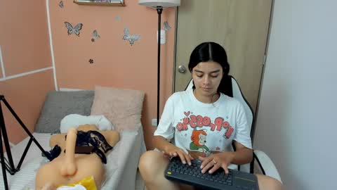 Juli C online show from 12/28/24, 10:13