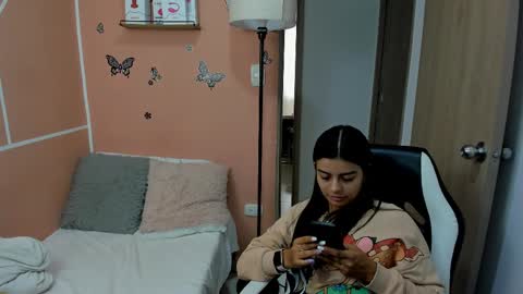 Juli C online show from 03/06/25, 06:59