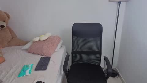 Juli C online show from 10/24/25, 12:19