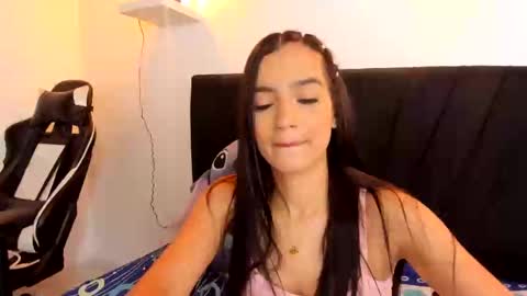 Snapshot of valeriie_pretty chatting on 02/04/25, 11:49 Vale online show from 02/04/25, 11:49