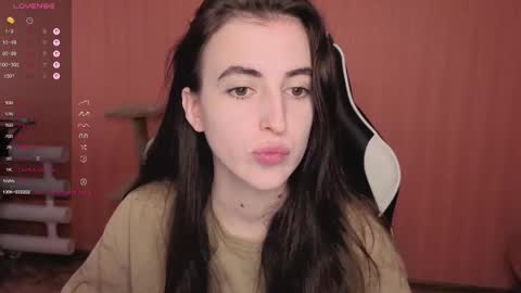 Snapshot of valeritiio chatting on 10/06/25, 05:27 valeritiio online show from 10/06/25, 05:27