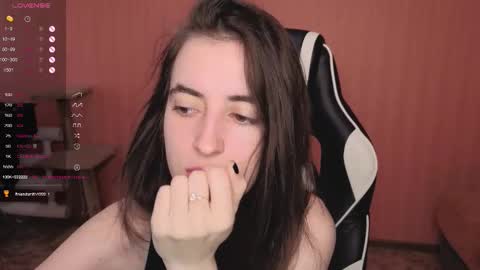 Snapshot of valeritiio chatting on 10/17/25, 03:42 valeritiio online show from 10/17/25, 03:42