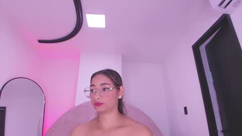 Valeryn online show from 12/17/25, 03:01