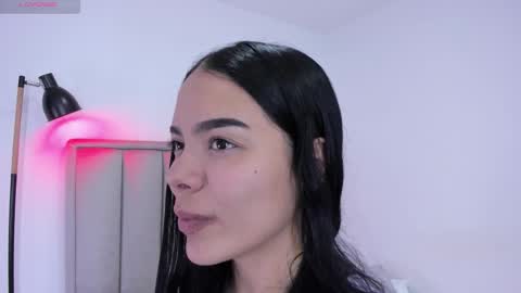 Snapshot of valery__nova chatting on 12/23/25, 03:15 Cris online show from 12/23/25, 03:15