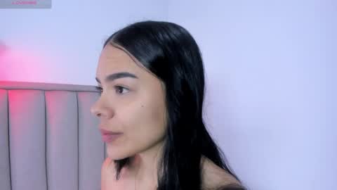 Snapshot of valery__nova chatting on 05/01/26, 12:54 Cris online show from 05/01/26, 12:54