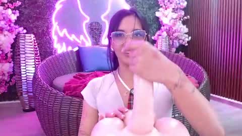 valery_blush online show from 06/12/26, 09:41