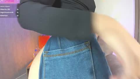 Snapshot of valery_evaans chatting on 09/13/25, 04:01 Valery Evans online show from 09/13/25, 04:01