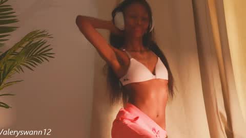 Snapshot of valery_swan1 chatting on 05/26/26, 04:25 Valery swan1 online show from 05/26/26, 04:25