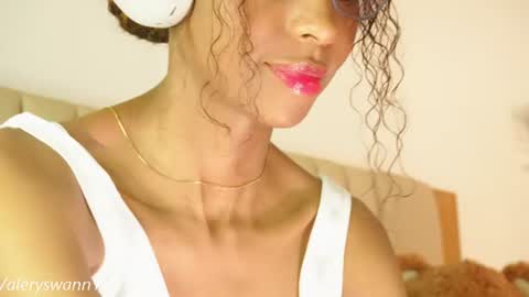 Snapshot of valery_swan1 chatting on 08/06/26, 04:03 Valery swan1 online show from 08/06/26, 04:03
