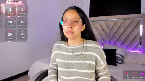 Snapshot of valery_wang chatting on 12/20/25, 12:01 Val online show from 12/20/25, 12:01