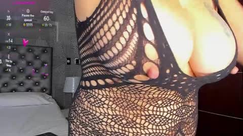 Snapshot of valerydiamond_ chatting on 04/23/26, 11:29 Valery online show from 04/23/26, 11:29