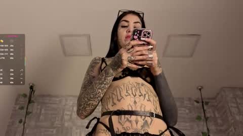 valerykat_ online show from 12/23/25, 10:13