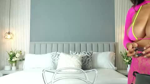 Snapshot of valerynova chatting on 10/25/25, 11:40 Carla online show from 10/25/25, 11:40