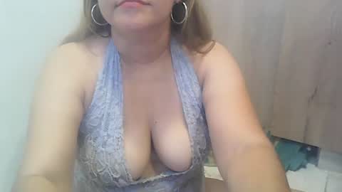 Snapshot of valerysquirtxxx chatting on 05/23/26, 04:33 VALERY SQUIRT online show from 05/23/26, 04:33