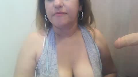 Snapshot of valerysquirtxxx chatting on 05/28/26, 04:37 VALERY SQUIRT online show from 05/28/26, 04:37