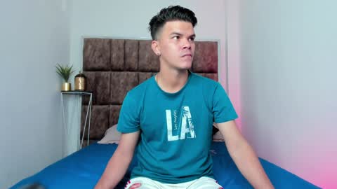 Snapshot of valerystonne_ chatting on 01/12/25, 07:53 Valery Stonne online show from 01/12/25, 07:53