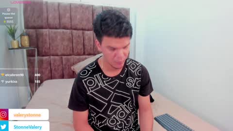 Snapshot of valerystonne_ chatting on 01/31/25, 12:17 Valery Stonne online show from 01/31/25, 12:17