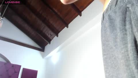 Snapshot of valerystonne_ chatting on 09/09/25, 08:08 Valery Stonne online show from 09/09/25, 08:08