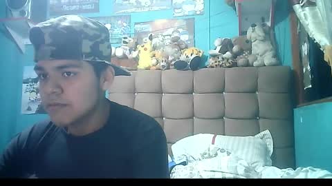 Snapshot of valesh20 chatting on 11/02/25, 12:24 Valesh19 online show from 11/02/25, 12:24