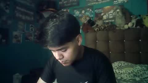 Snapshot of valesh20 chatting on 12/22/25, 03:14 Valesh19 online show from 12/22/25, 03:14