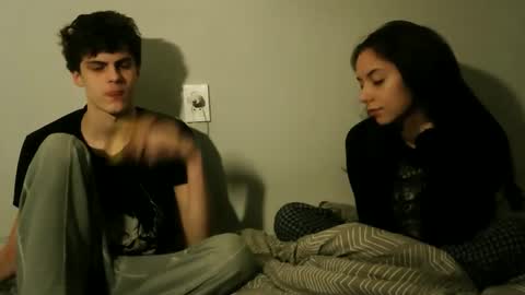 Snapshot of valesios chatting on 12/19/25, 03:19 valesios online show from 12/19/25, 03:19