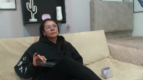 valevicious online show from 02/25/25, 01:39