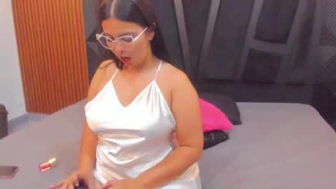 VALKA ROSS online show from 12/15/25, 11:31