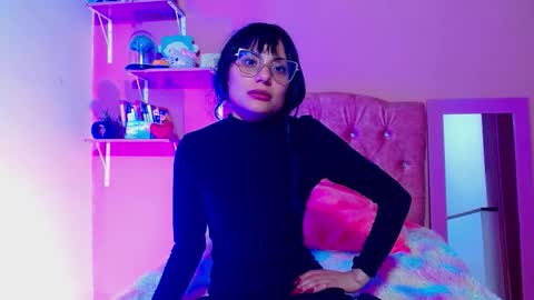 valkiry_ online show from 12/16/25, 10:04