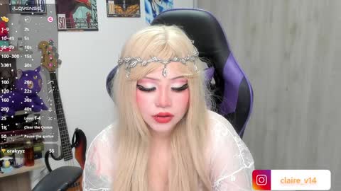 Snapshot of valkyrie_claire chatting on 01/21/25, 04:21 Valkyrie claire online show from 01/21/25, 04:21