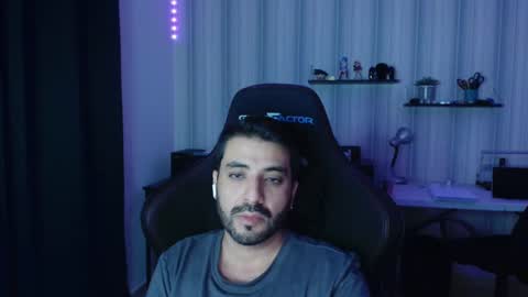 Roberto Carlos online show from 10/12/25, 01:04