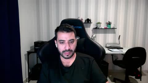 Snapshot of vallartamexi chatting on 10/22/25, 01:28 Roberto Carlos online show from 10/22/25, 01:28