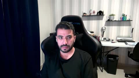 Snapshot of vallartamexi chatting on 11/10/25, 10:20 Roberto Carlos online show from 11/10/25, 10:20