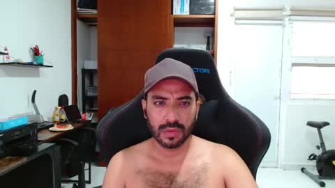 Snapshot of vallartamexi chatting on 08/05/26, 01:30 Roberto Carlos online show from 08/05/26, 01:30