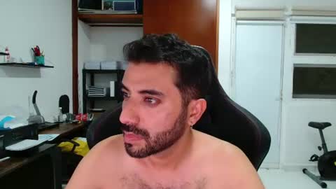 Snapshot of vallartamexi chatting on 08/09/26, 02:46 Roberto Carlos online show from 08/09/26, 02:46