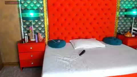 Snapshot of valleriejonnes chatting on 06/11/26, 08:45 Valerie Val V online show from 06/11/26, 08:45