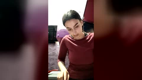 Snapshot of valleriejonnes chatting on 06/14/26, 04:53 Valerie Val V online show from 06/14/26, 04:53
