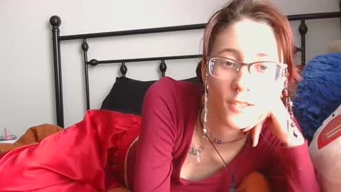 Snapshot of valleriestarr chatting on 02/12/25, 06:19 Vallerie Starr online show from 02/12/25, 06:19