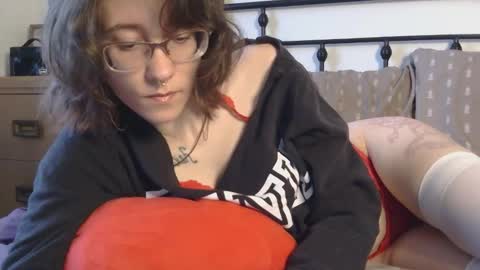 Snapshot of valleriestarr chatting on 02/14/26, 09:55 Vallerie Starr online show from 02/14/26, 09:55