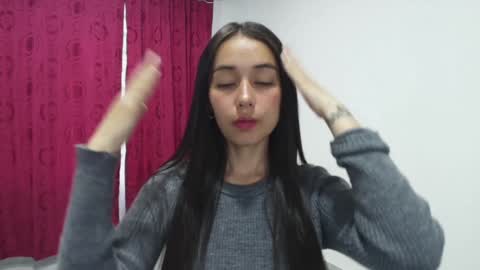 Snapshot of vallery_evanss chatting on 12/28/24, 12:13 Taty independent account online show from 12/28/24, 12:13