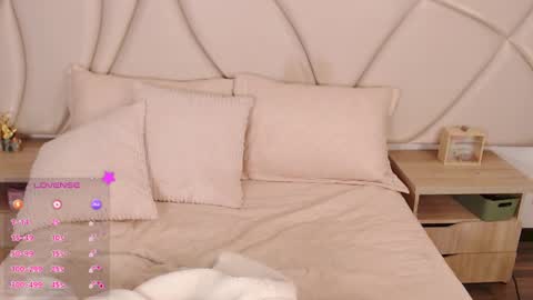 Vallery online show from 01/28/25, 01:18