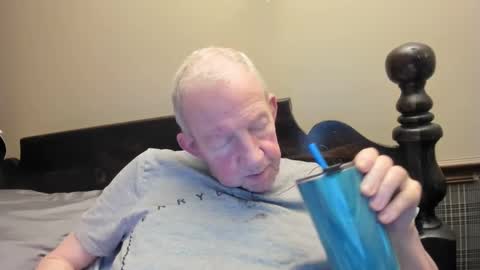 Snapshot of valleylaker chatting on 09/30/25, 12:43 valleylaker online show from 09/30/25, 12:43