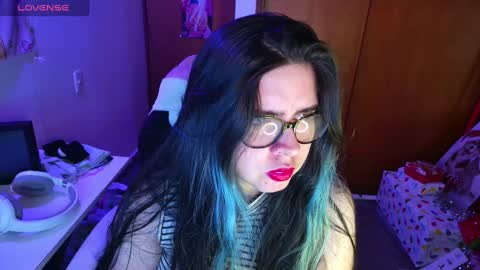 Snapshot of vallolet1_ chatting on 12/11/24, 12:12 Im Violet online show from 12/11/24, 12:12