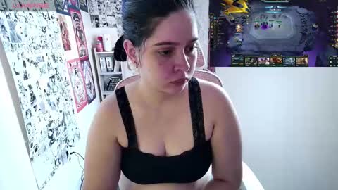 Snapshot of vallolet1_ chatting on 10/26/25, 08:15 Im Violet online show from 10/26/25, 08:15