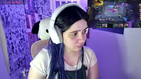 Snapshot of vallolet1_ chatting on 11/06/25, 11:26 Im Violet online show from 11/06/25, 11:26