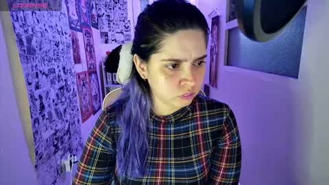 Snapshot of vallolet1_ chatting on 12/01/25, 02:38 Im Violet online show from 12/01/25, 02:38